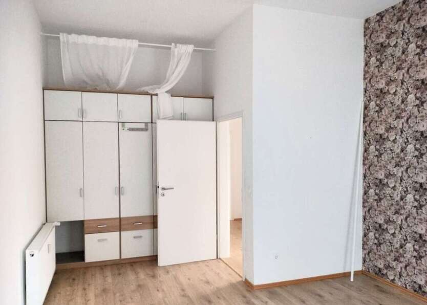 Exklusive Kapitalanlage: Vermietete Erdgeschosswohnung mit Privatgarten und stabilen Mieteinnahmen 2.5 zimmer