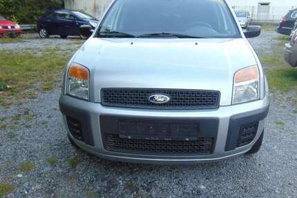 Ford Fusion 135.000 km 2.950 € Hemer 58675