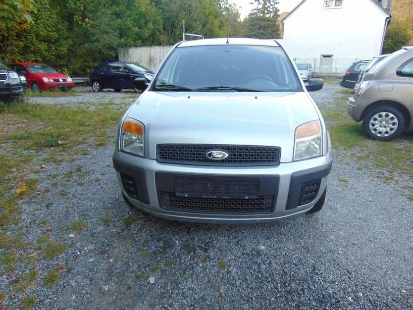 Ford Fusion 135.000 km 2.950 € Hemer 58675