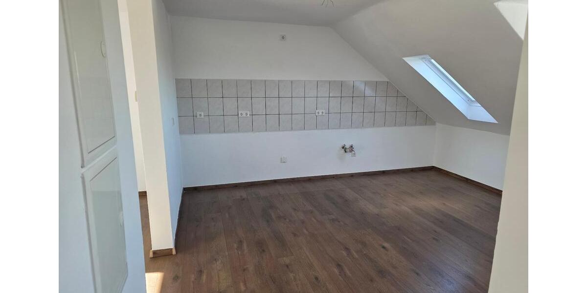Dachgeschoßwohnung Dortmund Aplerbeck - 4 Zimmer, 85 m&sup2;, 850&euro; | Angebot:24560416