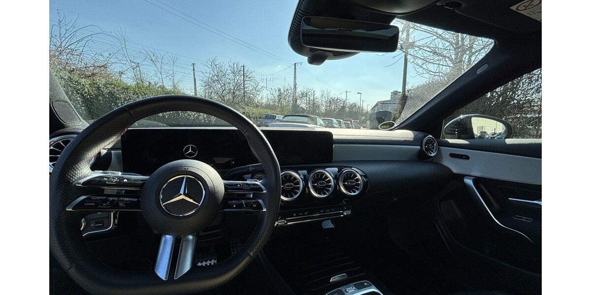 Mercedes-Benz CLA 200 33.629 km 49.000 € Herten 45699