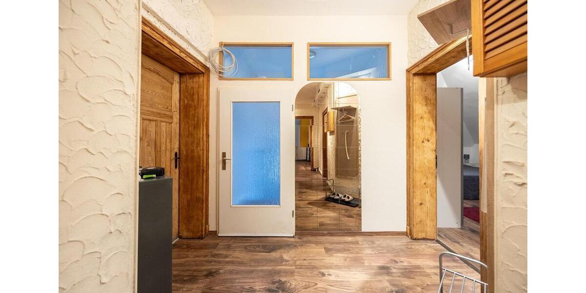 Dachgeschoßwohnung Iserlohn Gerlingsen - 4 Zimmer, 119 m&sup2;, 1.375&euro; | Angebot:26309169