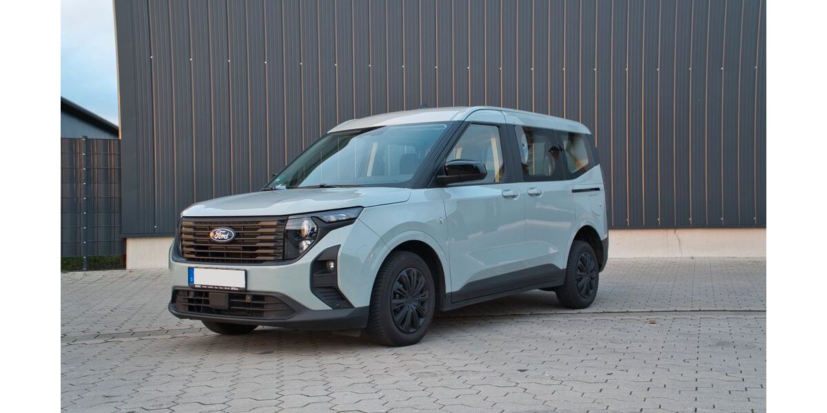 Ford Tourneo Courier 32.000 km 19.900 &euro; Menden 58706