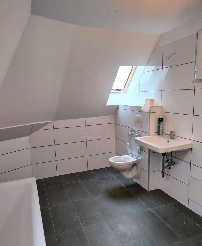 3,5-Zimmer-Dachgeschosswohnung in HammHerringen – Vermietet und top-modernisiert 3.5 zimmer