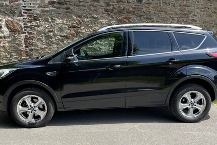 Ford Kuga 89.000 km 12.900 &euro; Dortmund 44227