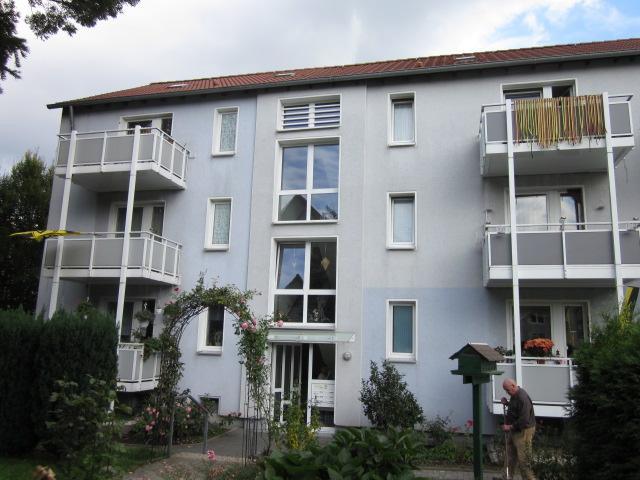 Schöne 2,5-Raum-Wohnung mit Balkon ! zimmer