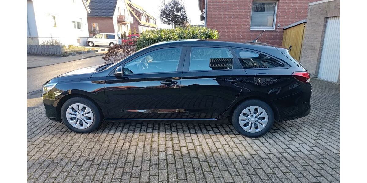 Hyundai i30 102.000 km 8.900 &euro; Lüdinghausen 59348