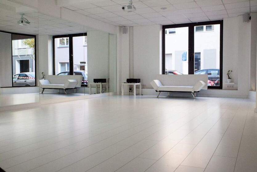 Renoviertes 130qm-Büro fläche mit All-Incl.-Service zu Top-Preis - All-in-Miete zimmer