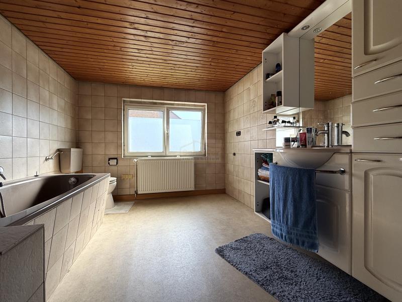 Vermietete ETW in 2 Fam.- Haus sucht neuen Besitzer