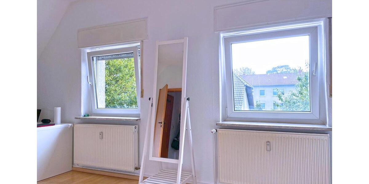 Dachgeschoßwohnung Bochum Bochum-Südwest - 2.5 Zimmer, 57 m&sup2;, 350&euro; | Angebot:25921622