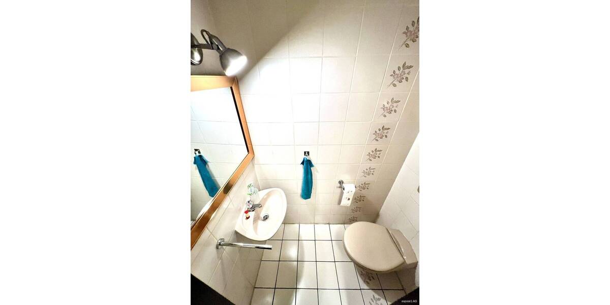 Schöne kleine Tiefpaterren-Wohnung mit Terasse und kleinem Gartenanteil in Bestlage - Klosterviertel 2 zimmer