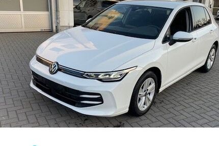 VW Golf 8.200 km 23.498 &euro; Lünen 44534