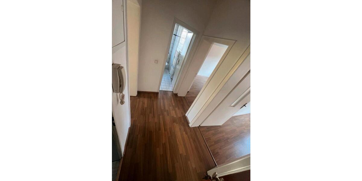 Sehr helle Zentrale Wohnung zu vermieten zimmer