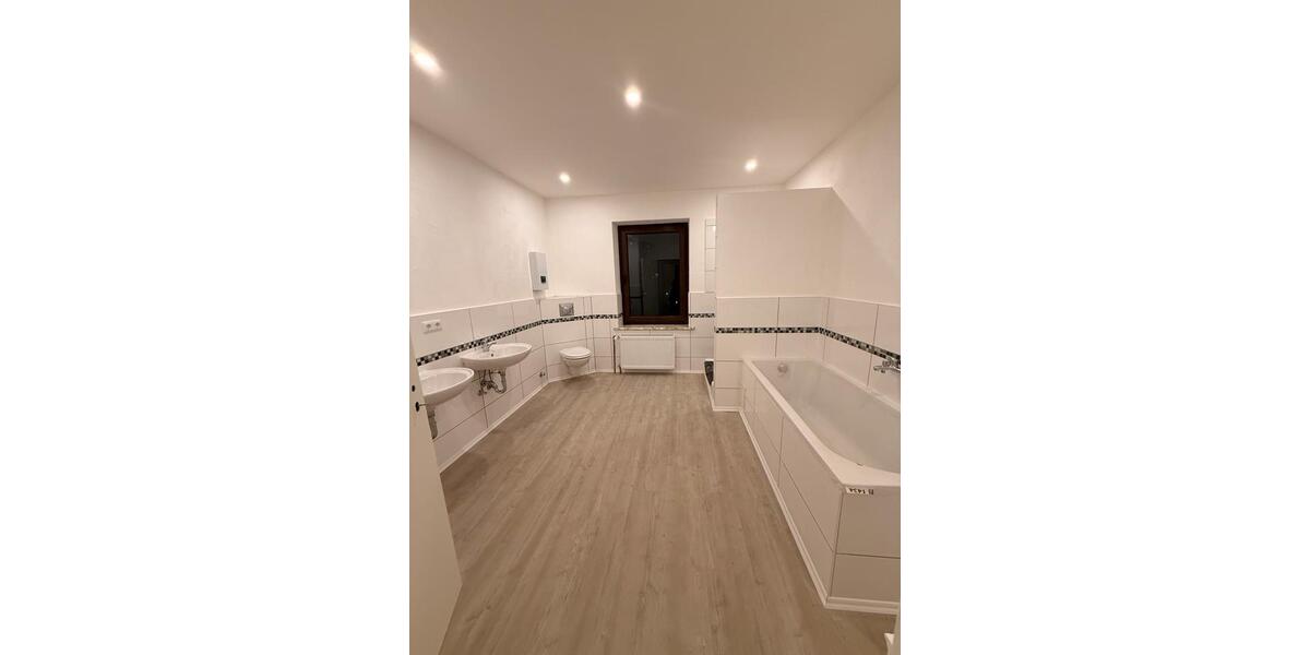Dachgeschoßwohnung Herne Wanne-Bickern - 6 Zimmer, 130 m&sup2;, 1.500&euro; | Angebot:24774249