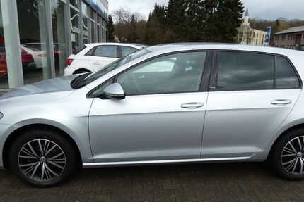 VW Golf 134.000 km 9.599 &euro; Bergkamen 59192