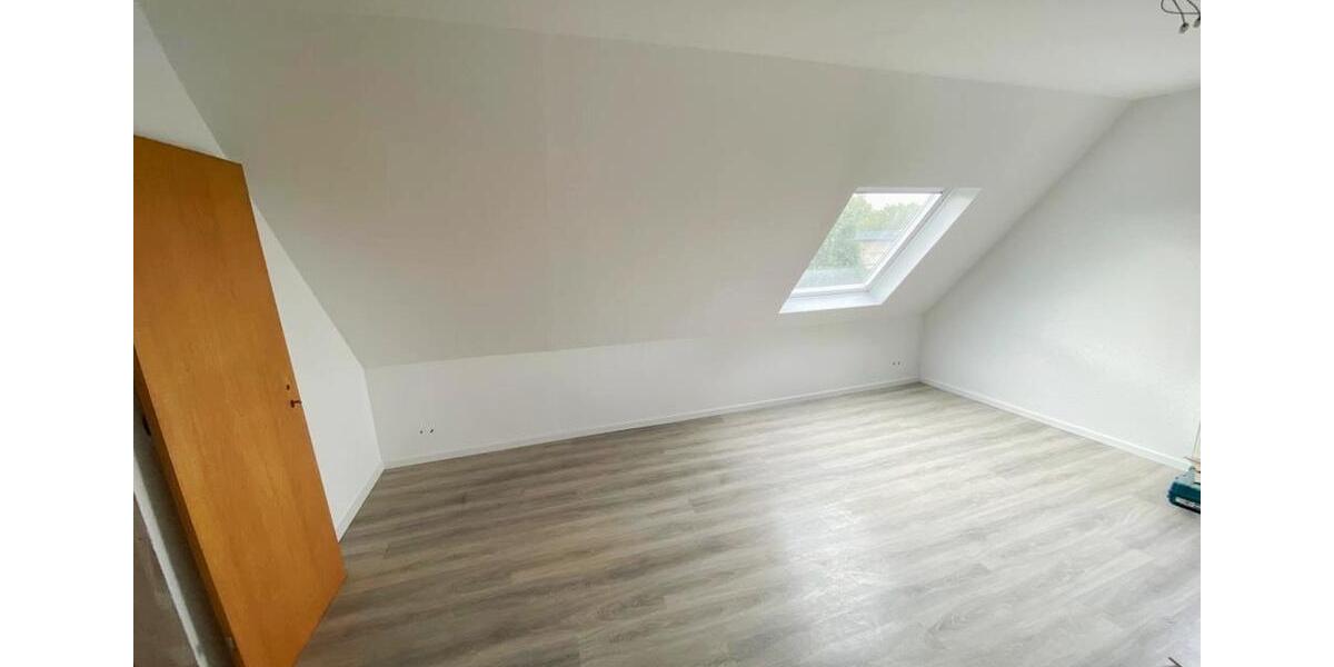 Gemütlich und komplett modernisiert - inkl. Stellplatz 3 zimmer