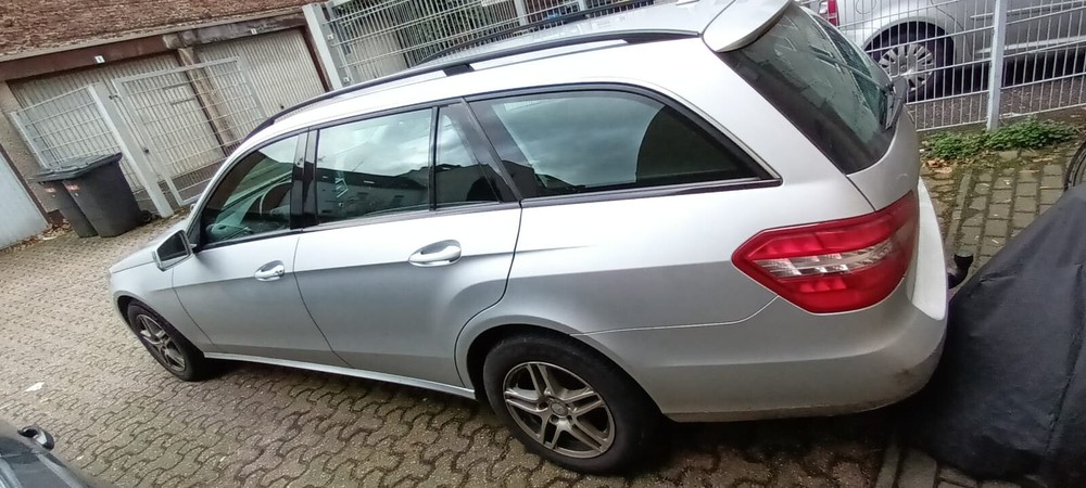 Mercedes-Benz E 200 177.000 km 12.500 € Gelsenkirchen 45879