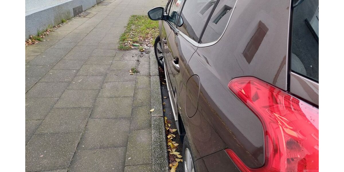 Peugeot 2008 93.000 km 6.999 &euro; Witten 58452