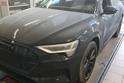 Audi e-tron 72.274 km 31.419 &euro; Hagen 58091