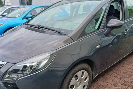 Opel Zafira 156.000 km 6.699 &euro; Recklinghausen 45659