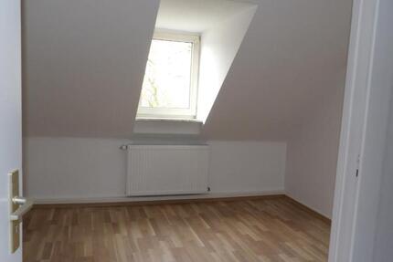 4 Zimmer - schnuckelig aufgeteilt ? Bitte sehr ! :-) Frei ab sofort, provisionsfrei !