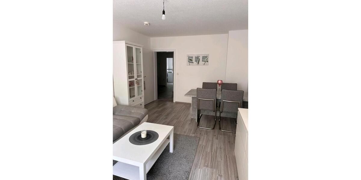 Gut geschnittene 2,5 Zimmer Wohnung mit Balkon im 2. OG 2 zimmer