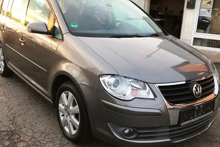 VW Touran 127.687 km 5.499 &euro; Unna 59425