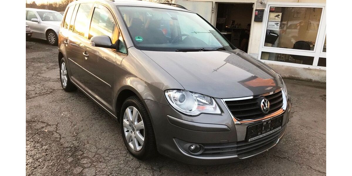 VW Touran 127.687 km 5.499 &euro; Unna 59425