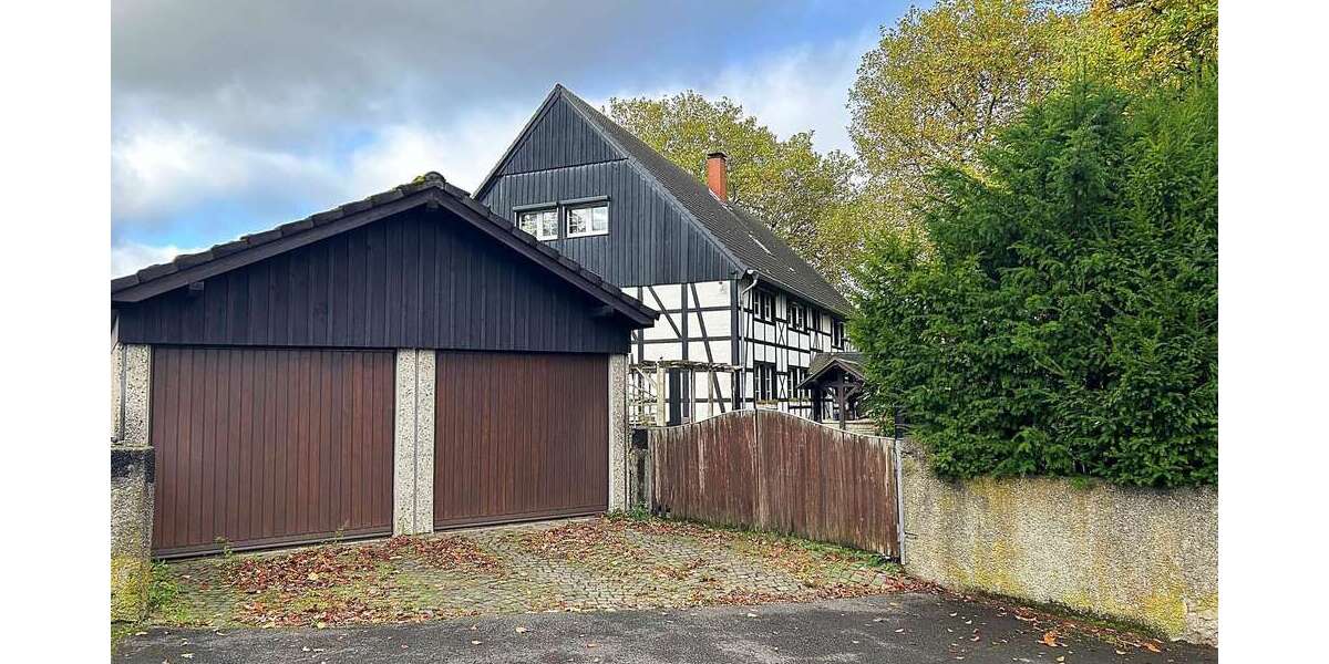 Einfamilienhaus Bochum Höntrop - 8 Zimmer, 332 m&sup2;, 843.000&euro; | Angebot:18202085