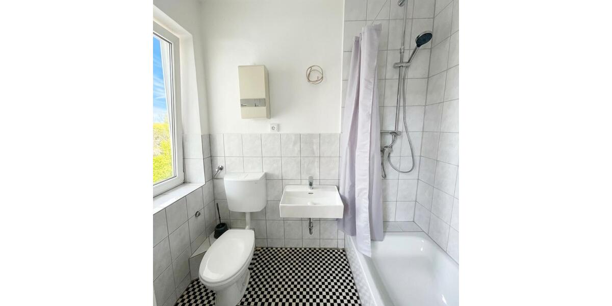 Dachgeschoßwohnung Dortmund Innenstadt Nord - 5 Zimmer, 122 m&sup2;, 300&euro; | Angebot:24508410