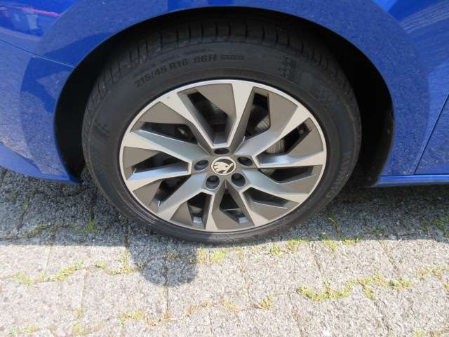 Fabia CLEVER Combi 1.0 TSI DSG NAVI AHK ALU APS SI