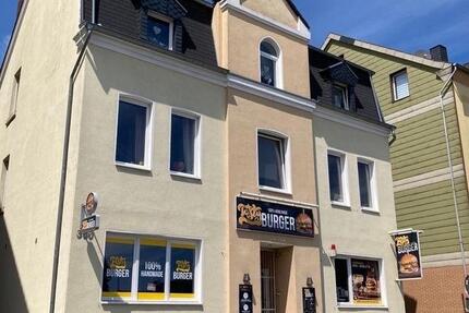 Von Privat: modernisiertes Mehrfamilienhaus - Selbstnutzung mögl. zimmer