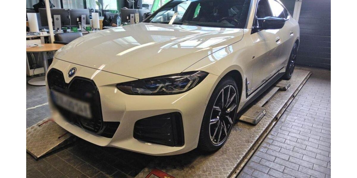 BMW i4 56.904 km 41.455 &euro; Hagen 58091