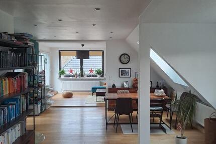 Besondere Dachgeschosswohnung >100 m² in Herne-Holsterhausen – Ka 3 zimmer