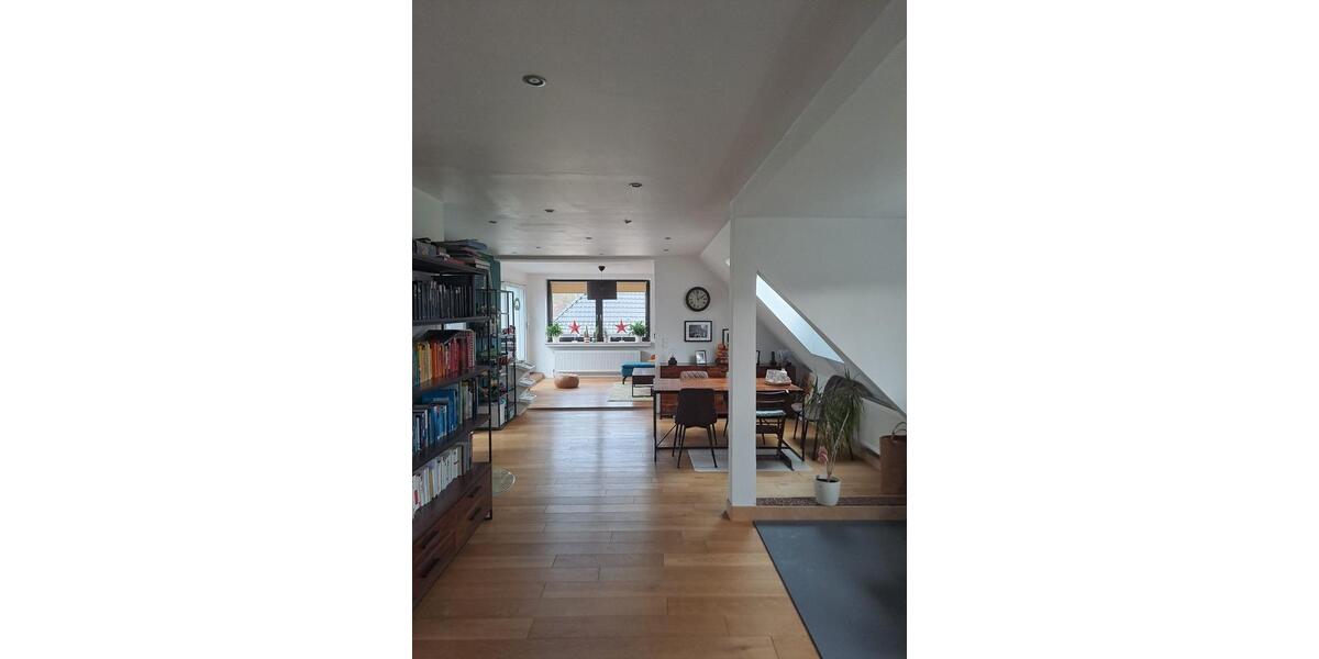 Besondere Dachgeschosswohnung >100 m² in Herne-Holsterhausen – Ka 3 zimmer