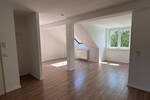 Helle Dachgeschoßwohnung mit Balkon & Einbauküche - Nähe RUB, ideal für 1-2 Personen