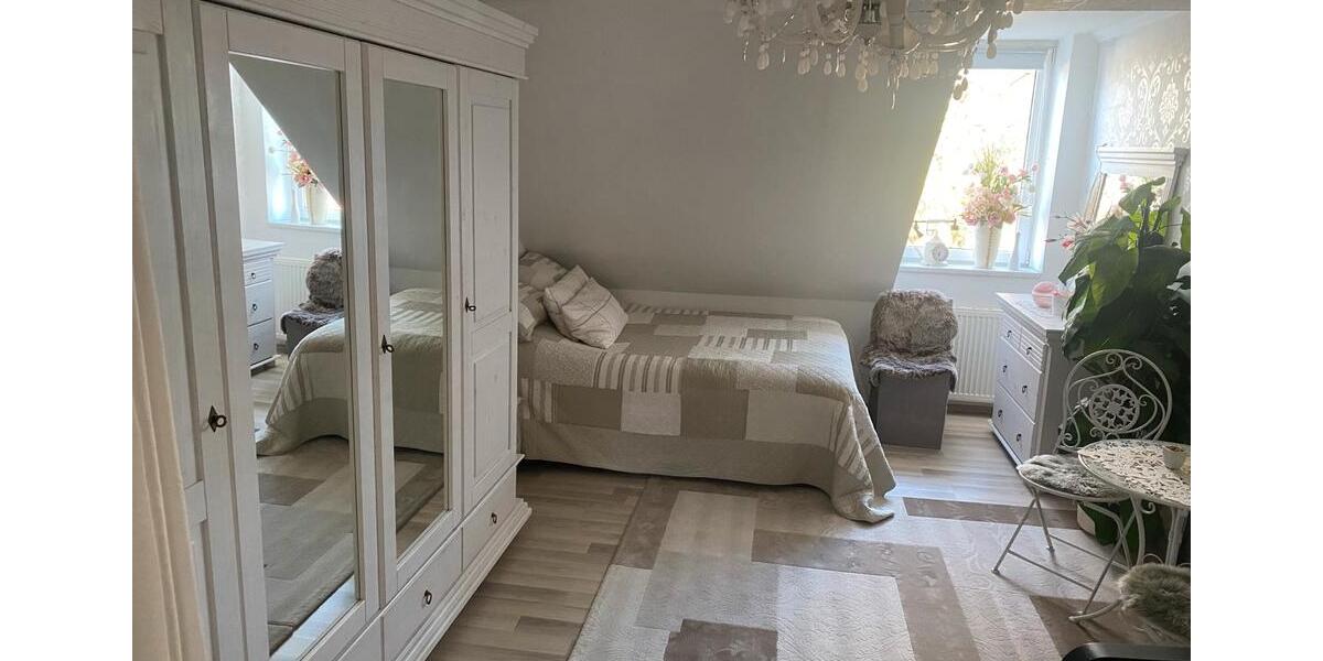 Dachgeschoßwohnung Gelsenkirchen Rotthausen - 5 Zimmer, 127 m&sup2;, 215.000&euro; | Angebot:25292808