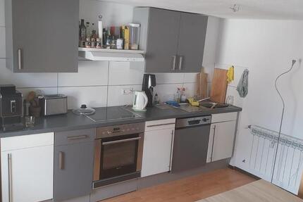 Schöne helle Dachgeschoßwohnung mit guter Anbindung