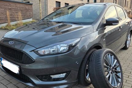 Ford Focus 62.145 km 9.790 &euro; Dortmund 44263
