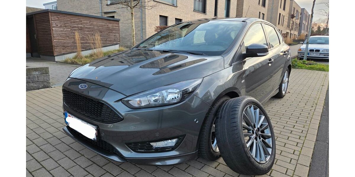 Ford Focus 62.145 km 9.790 &euro; Dortmund 44263