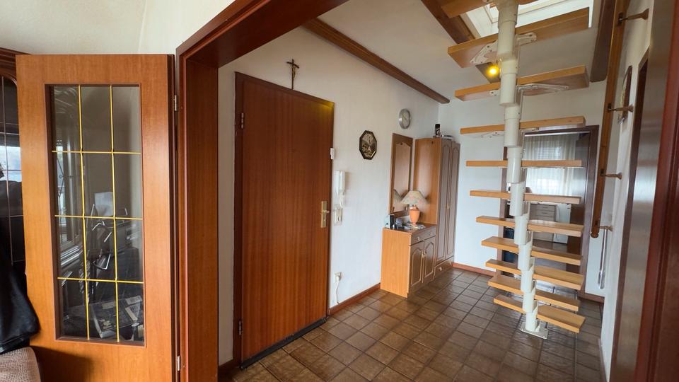 Dachgeschoßwohnung Schwerte - 3.5 Zimmer, 83 m&sup2;, 230.000&euro; | Angebot:27474967