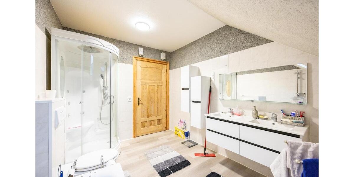 Dachgeschoßwohnung Iserlohn Gerlingsen - 4 Zimmer, 119 m&sup2;, 1.375&euro; | Angebot:26309169