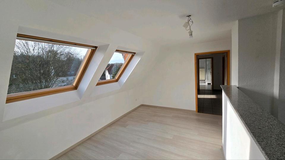 Dachgeschoßwohnung Castrop-Rauxel Deinighausen - 2.5 Zimmer, 64 m&sup2;, 475&euro; | Angebot:25131213