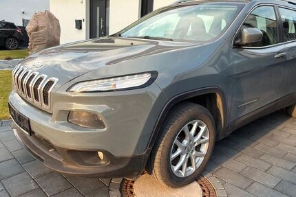 Jeep Cherokee 180.000 km 9.600 &euro; Dortmund 44147