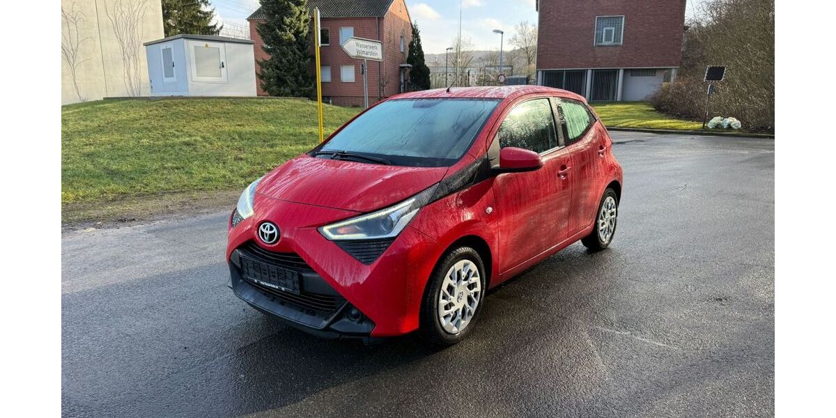 Toyota Aygo (X) 83.000 km 9.690 &euro; Wetter Ruhr 58300
