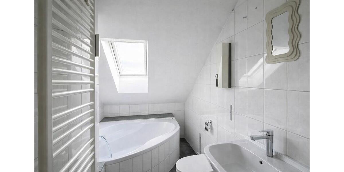 Dachgeschoßwohnung Gelsenkirchen Resse - 2.5 Zimmer, 64 m&sup2;, 530&euro; | Angebot:26218762