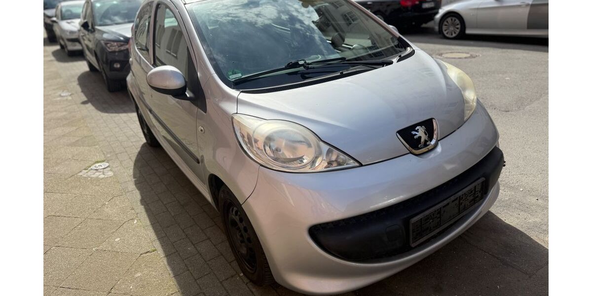 Peugeot 107 199.999 km 1.450 &euro; Bochum 44866