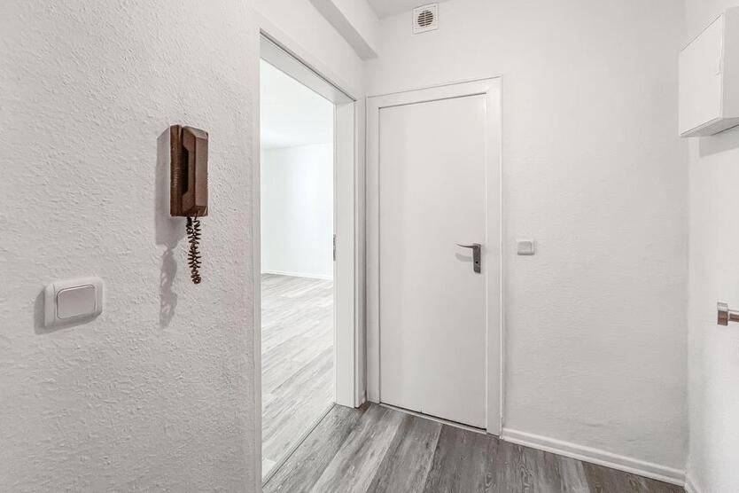 1,5 Zimmer – renoviert – zentrale Lage – Einbauküche zimmer