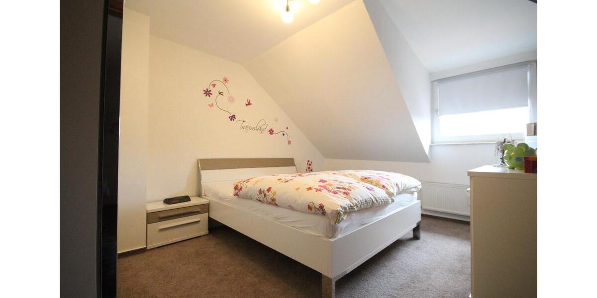 Dachgeschoßwohnung Bochum Altenbochum - 2.5 Zimmer, 60 m&sup2;, 605&euro; | Angebot:25933009