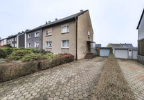 Zwei-Dreifamilienhaus - Garten - Garage - freigezogen